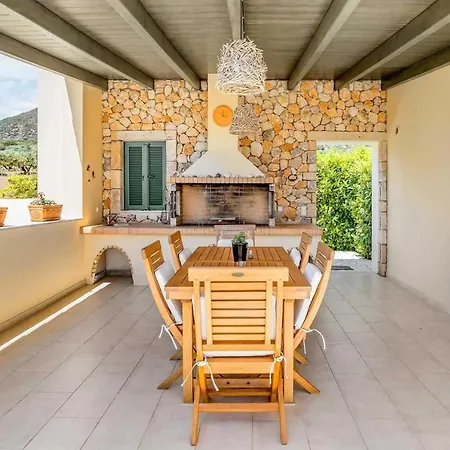 Villa Mandola *